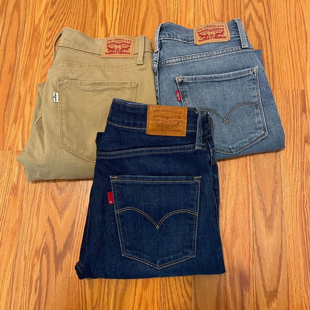 High waisted Levi’s Jeans lot